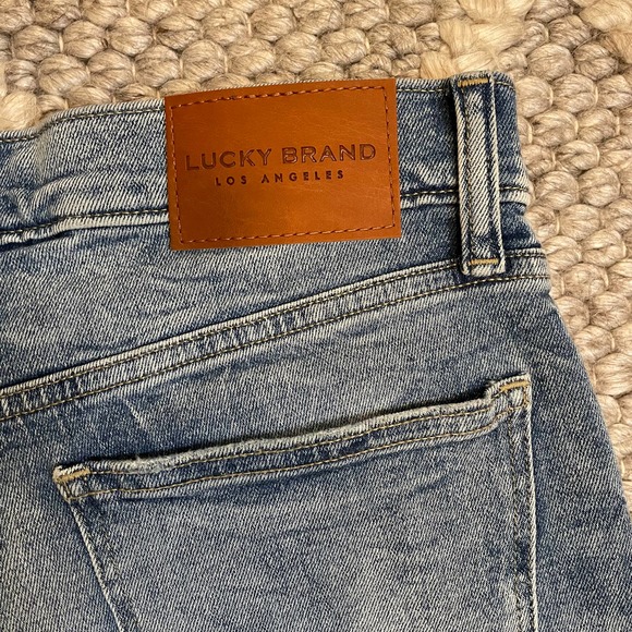 NWT! LUCKY BRAND Mid-Rise Light Blue Busted Knee Ava Skinny Jeans Raw Hem - Sz 8 - Picture 7 of 13